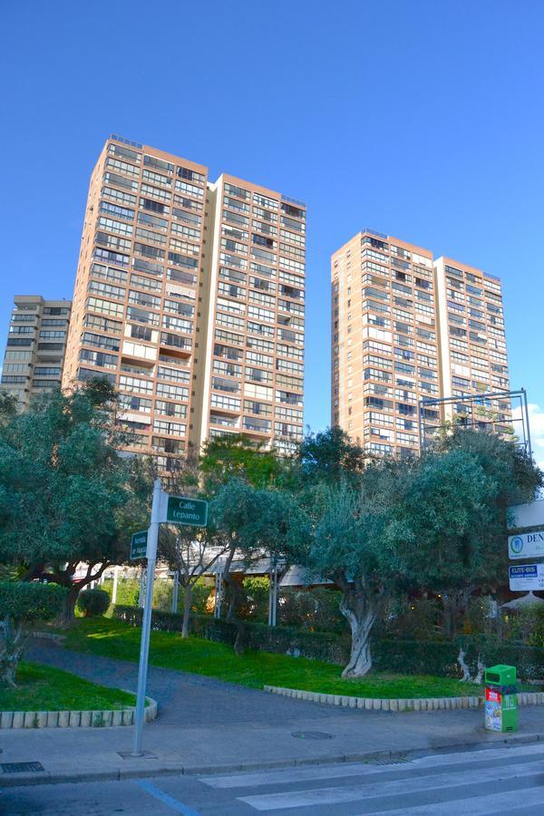 Edificio Gemelos 2 Benidorm Esterno foto